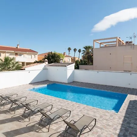6 Bed Modern Luxury 5 Min Walk To Beach! تورّيفيِخا
