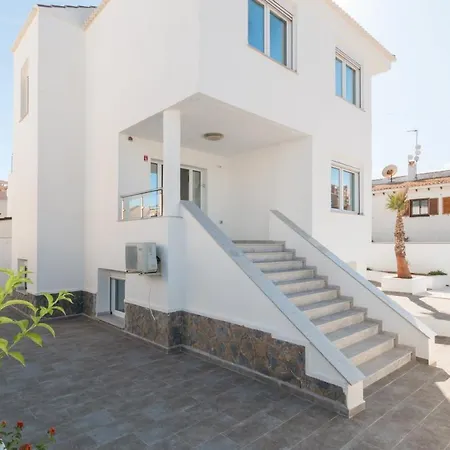 Villa 6 Bed Modern Luxury 5 Min Walk To Beach! *