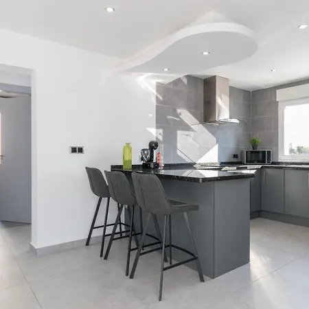6 Bed Modern Luxury 5 Min Walk To Beach! * Torrevieja